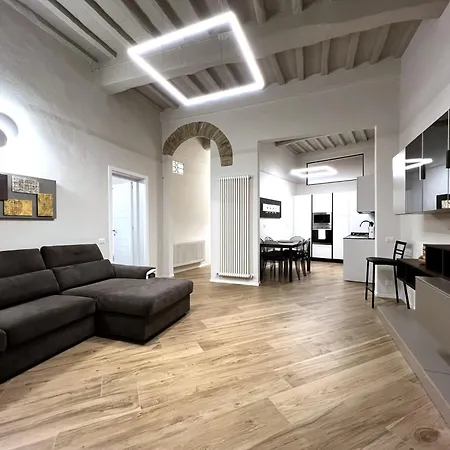 Sulla Via Del Sole Apartment *
