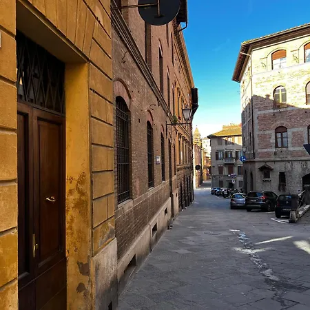 Sulla Via Del Sole Apartment
