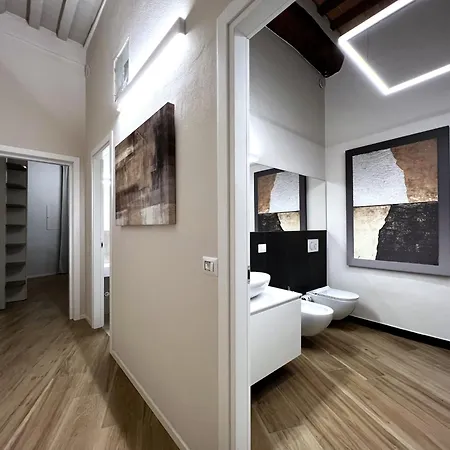 Sulla Via Del Sole Apartment *